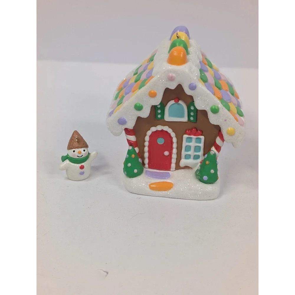 Hallmark 'Gingerbread‎ Surprise' 2020 Member Exclusive Ornament